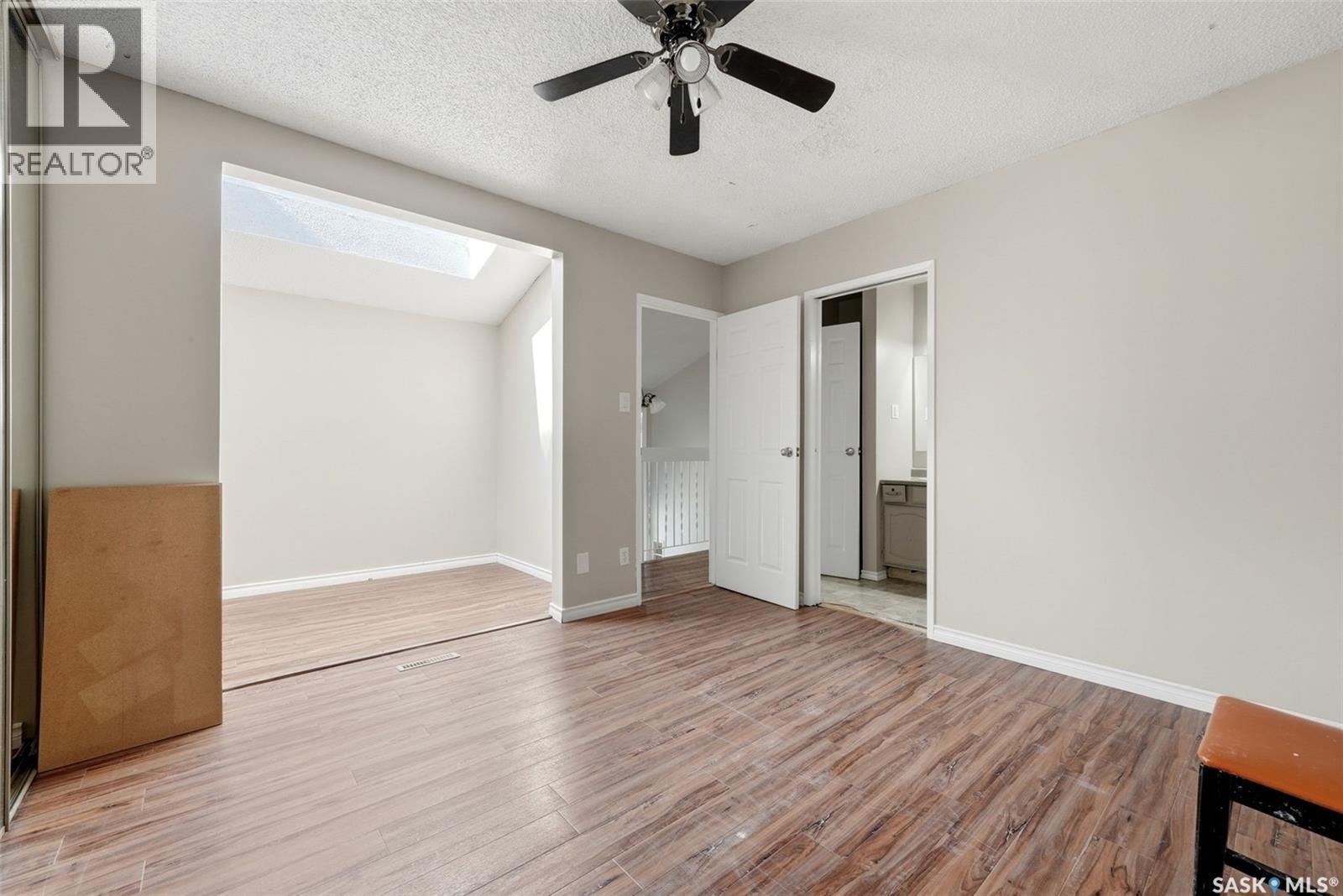 5056 10Th Avenue, Regina, SK - Indoor Photo Showing Other Room