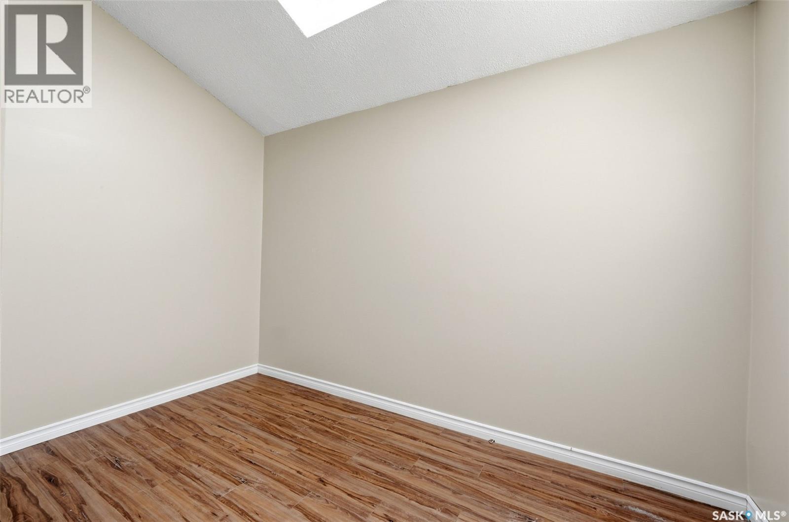 5056 10Th Avenue, Regina, SK - Indoor Photo Showing Other Room