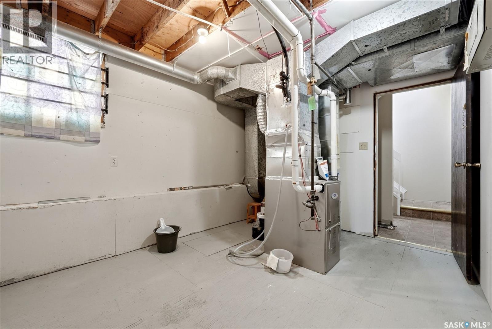 5056 10Th Avenue, Regina, SK - Indoor Photo Showing Basement