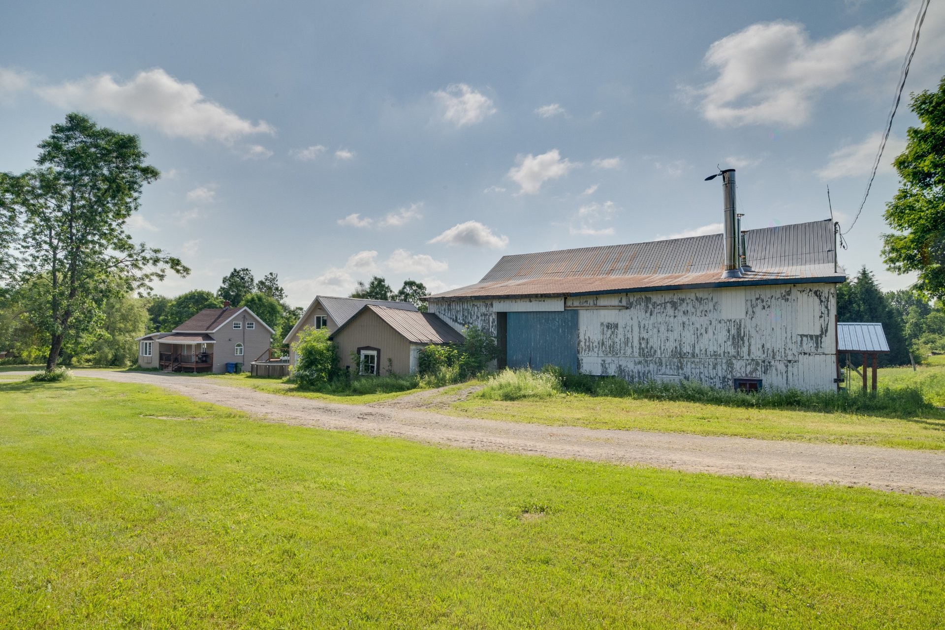 Barn - 244 Route 204 O., Saint-Adalbert, QC