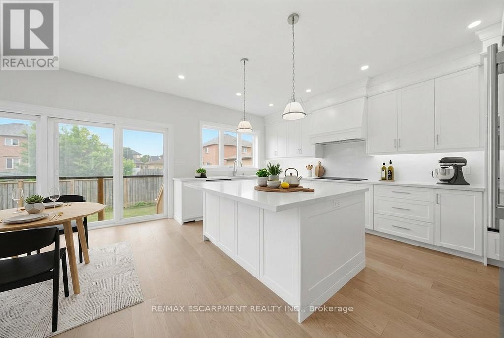 VIRTUALLY STAGED - 62 Jeremy Street, Hamilton, ON