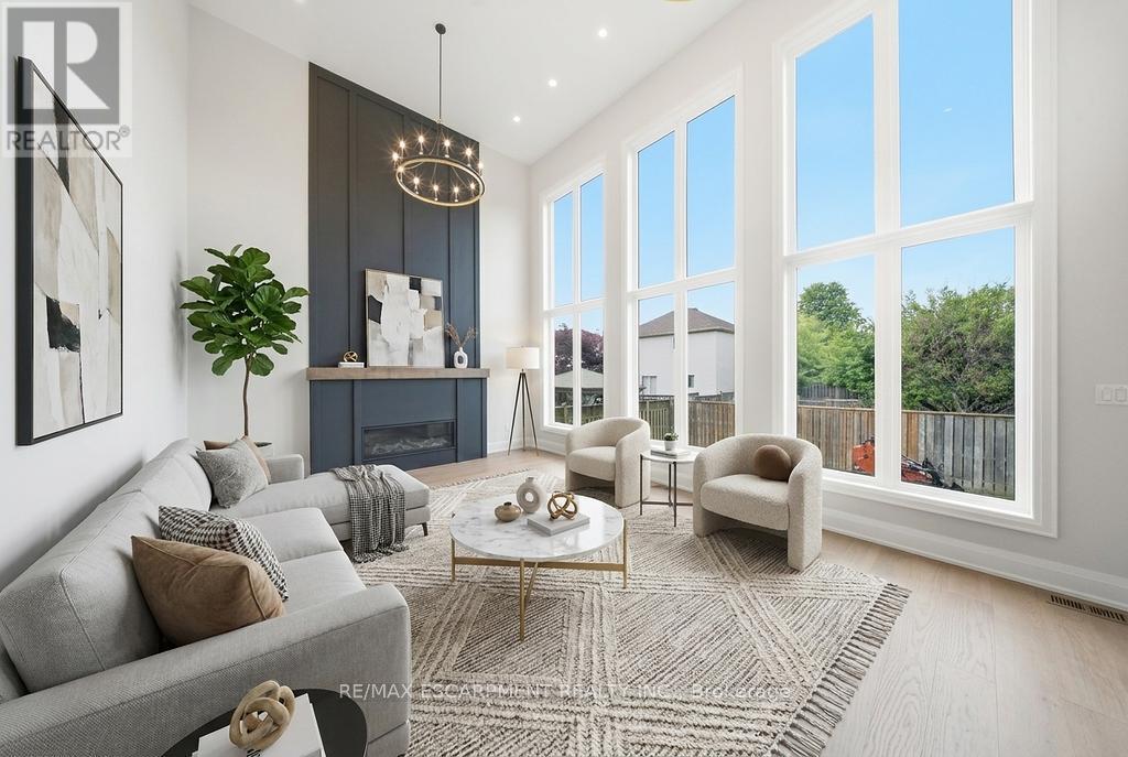 VIRTUALLY STAGED - 62 Jeremy Street, Hamilton, ON