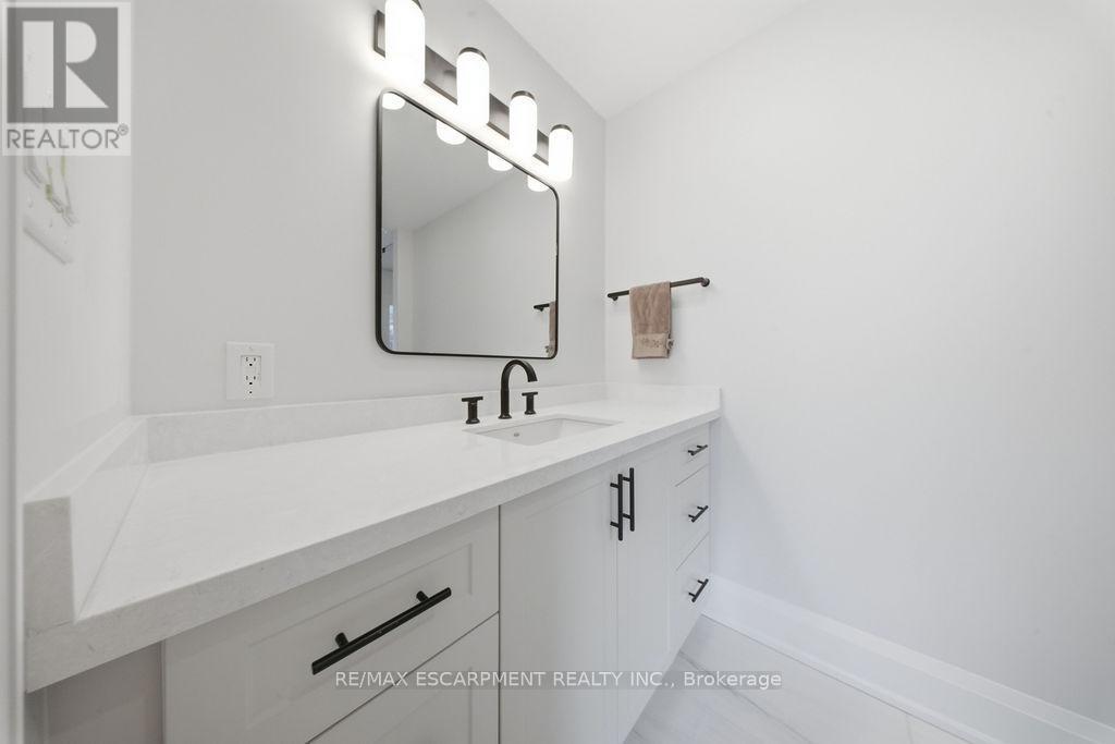 62 Jeremy Street, Hamilton, ON