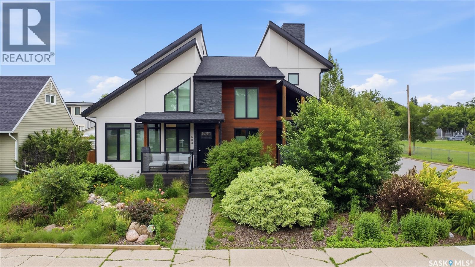1602 Edward Avenue, Saskatoon, SK - Outdoor