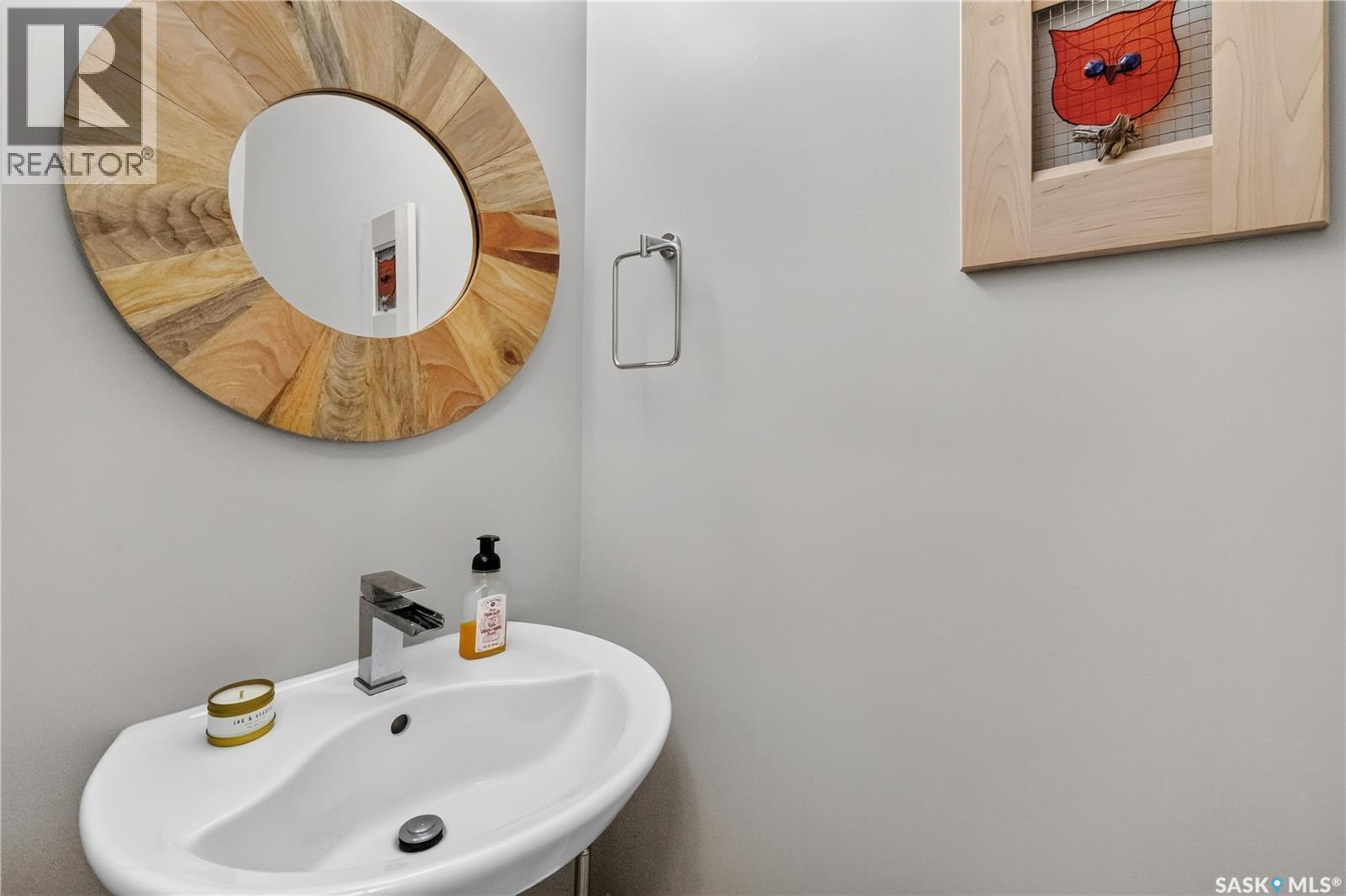 1602 Edward Avenue, Saskatoon, SK - Indoor Photo Showing Bathroom