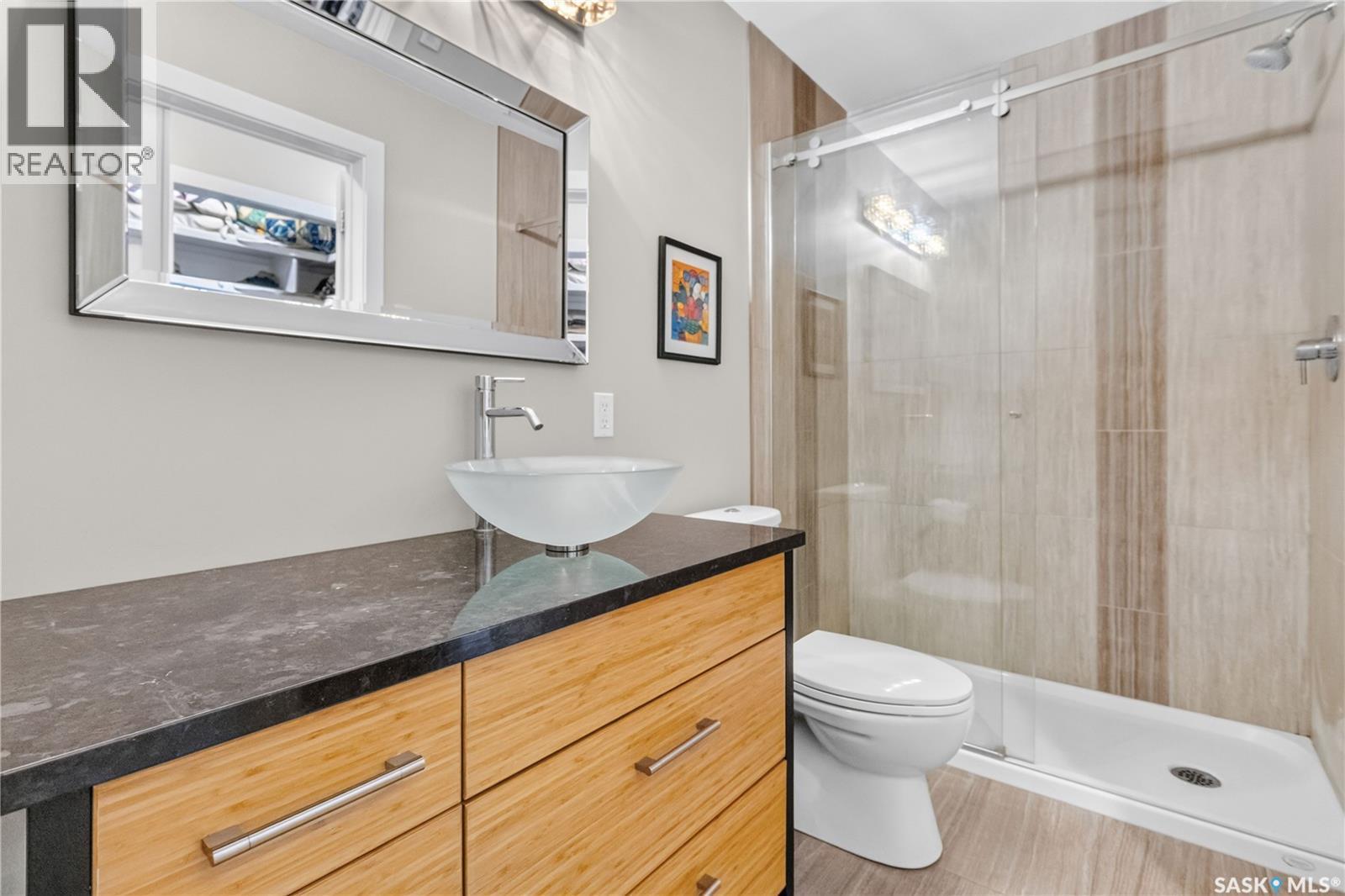 1602 Edward Avenue, Saskatoon, SK - Indoor Photo Showing Bathroom