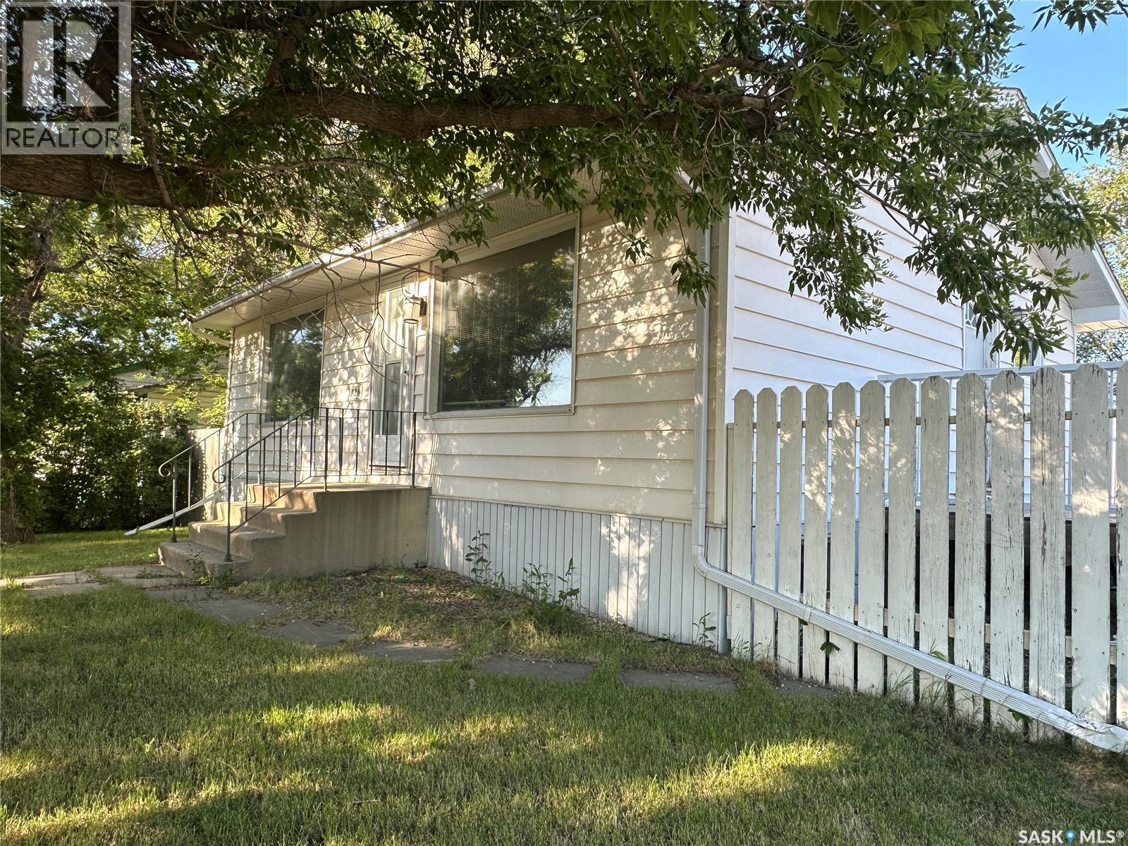 320 Government Road, Weyburn, SK