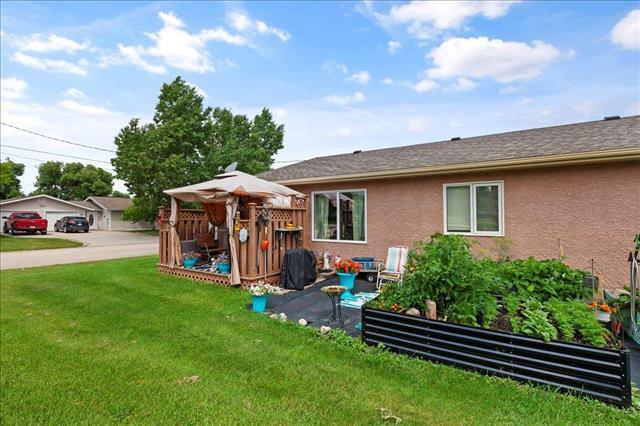 12 Granger St, La Broquerie, MB