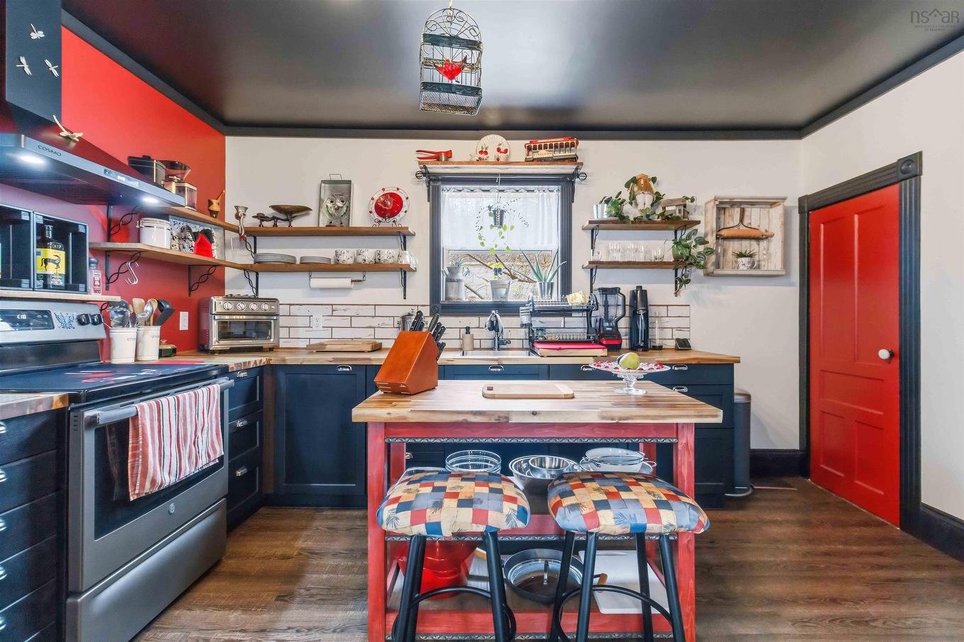 937 King Street, Bridgewater, NS