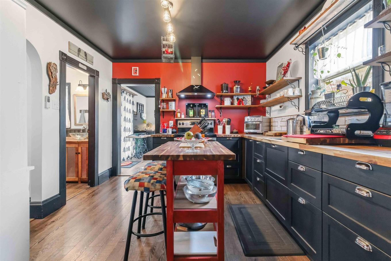 937 King Street, Bridgewater, NS