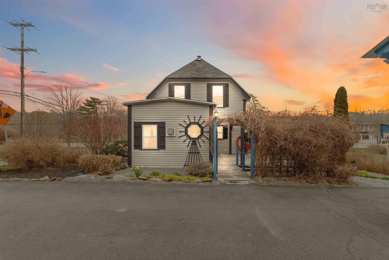 937 King Street, Bridgewater, NS