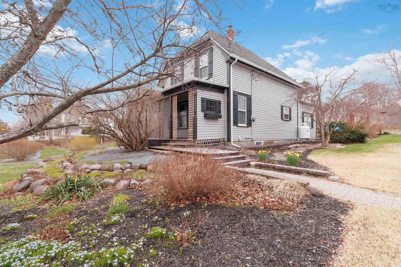 937 King Street, Bridgewater, NS