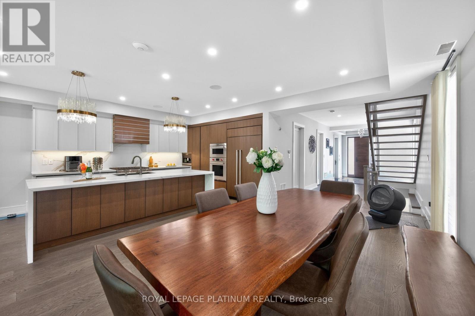 7 Arch Road, Mississauga, ON