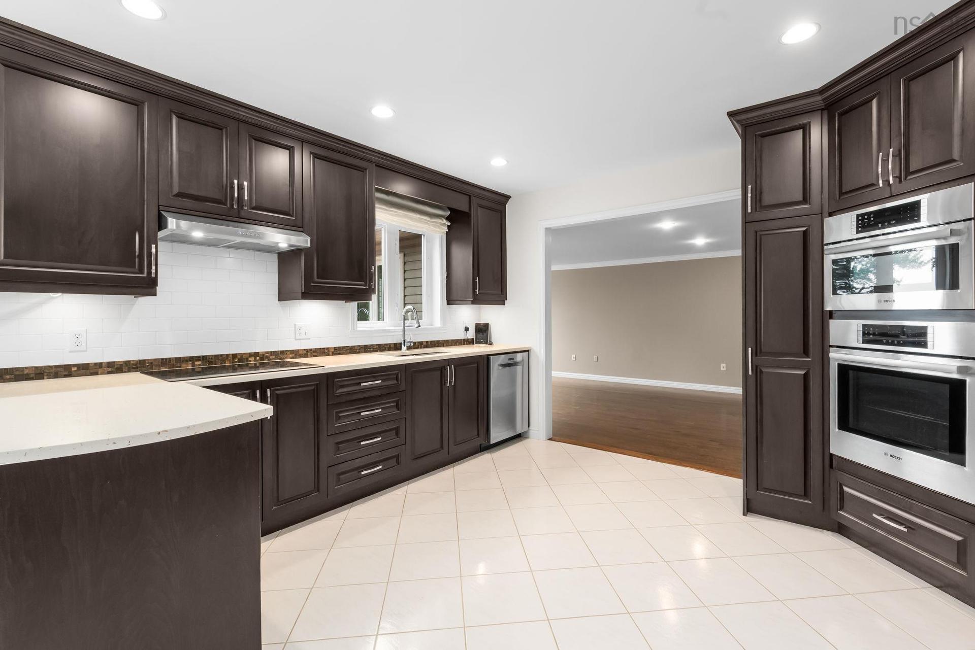20 Cresthaven Drive, Halifax, NS