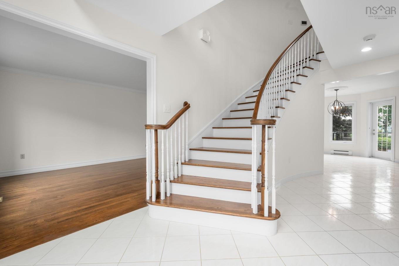 20 Cresthaven Drive, Halifax, NS