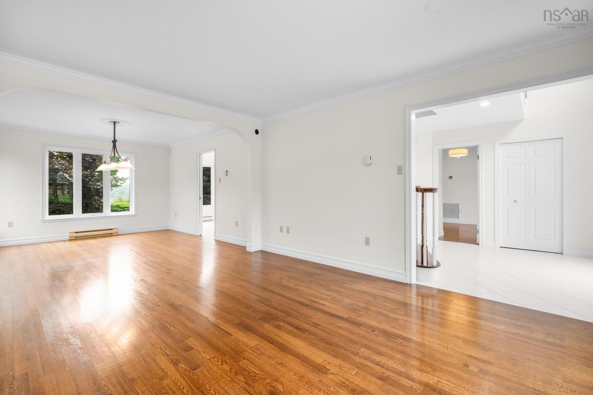 20 Cresthaven Drive, Halifax, NS