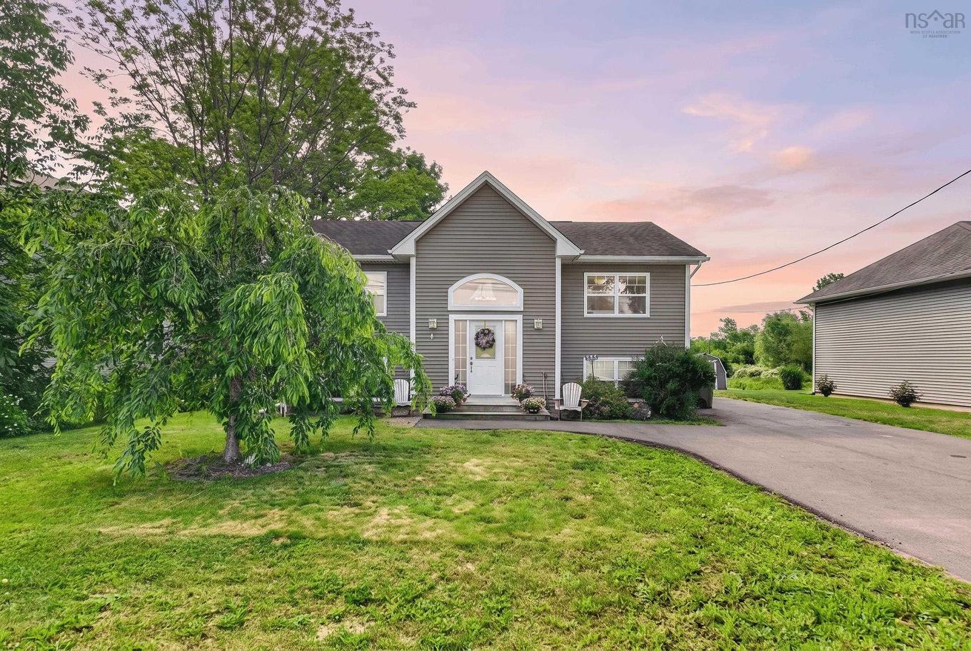355 College Road, Windsor, NS