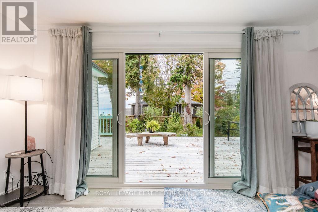 7 Oliver Drive, Tiny, ON