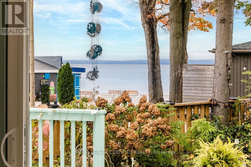 7 Oliver Drive, Tiny, ON