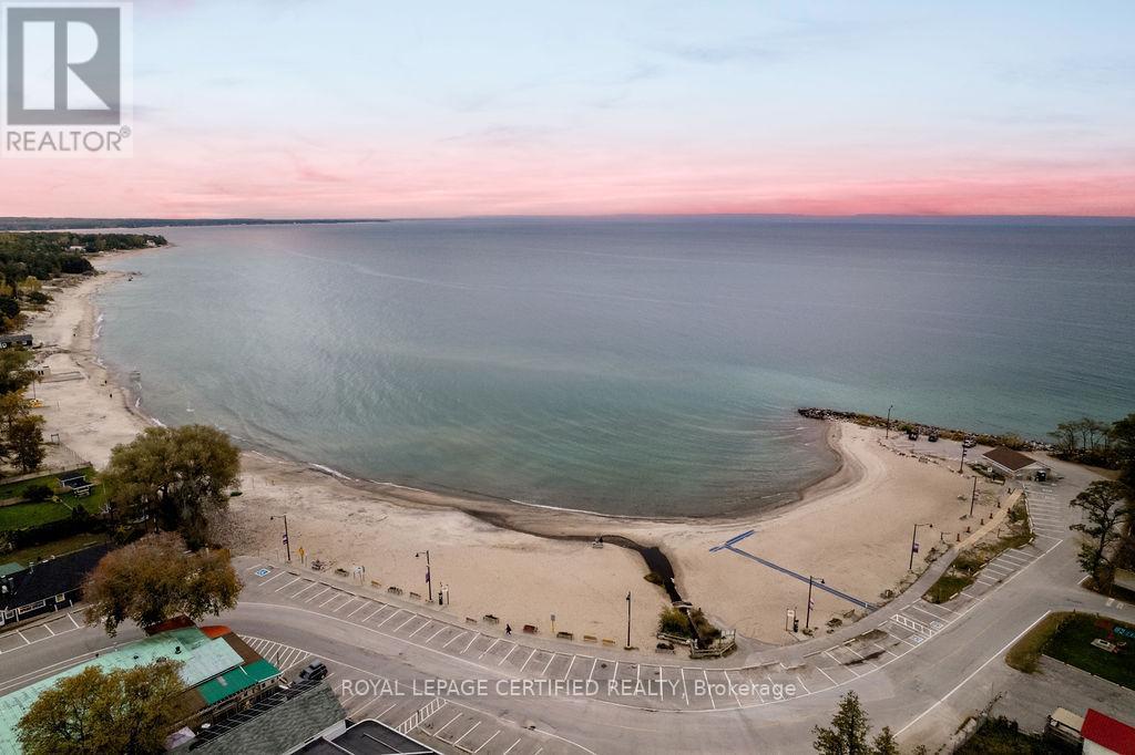 7 Oliver Drive, Tiny, ON