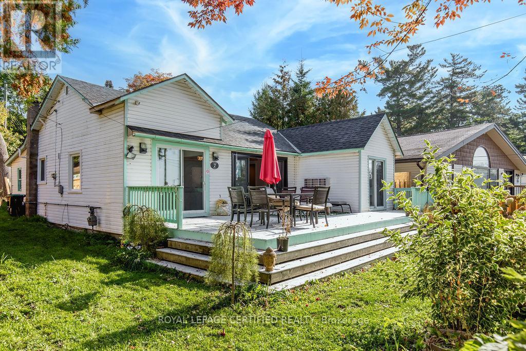 7 Oliver Drive, Tiny, ON