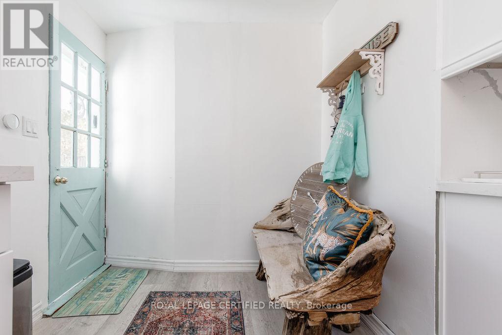 7 Oliver Drive, Tiny, ON