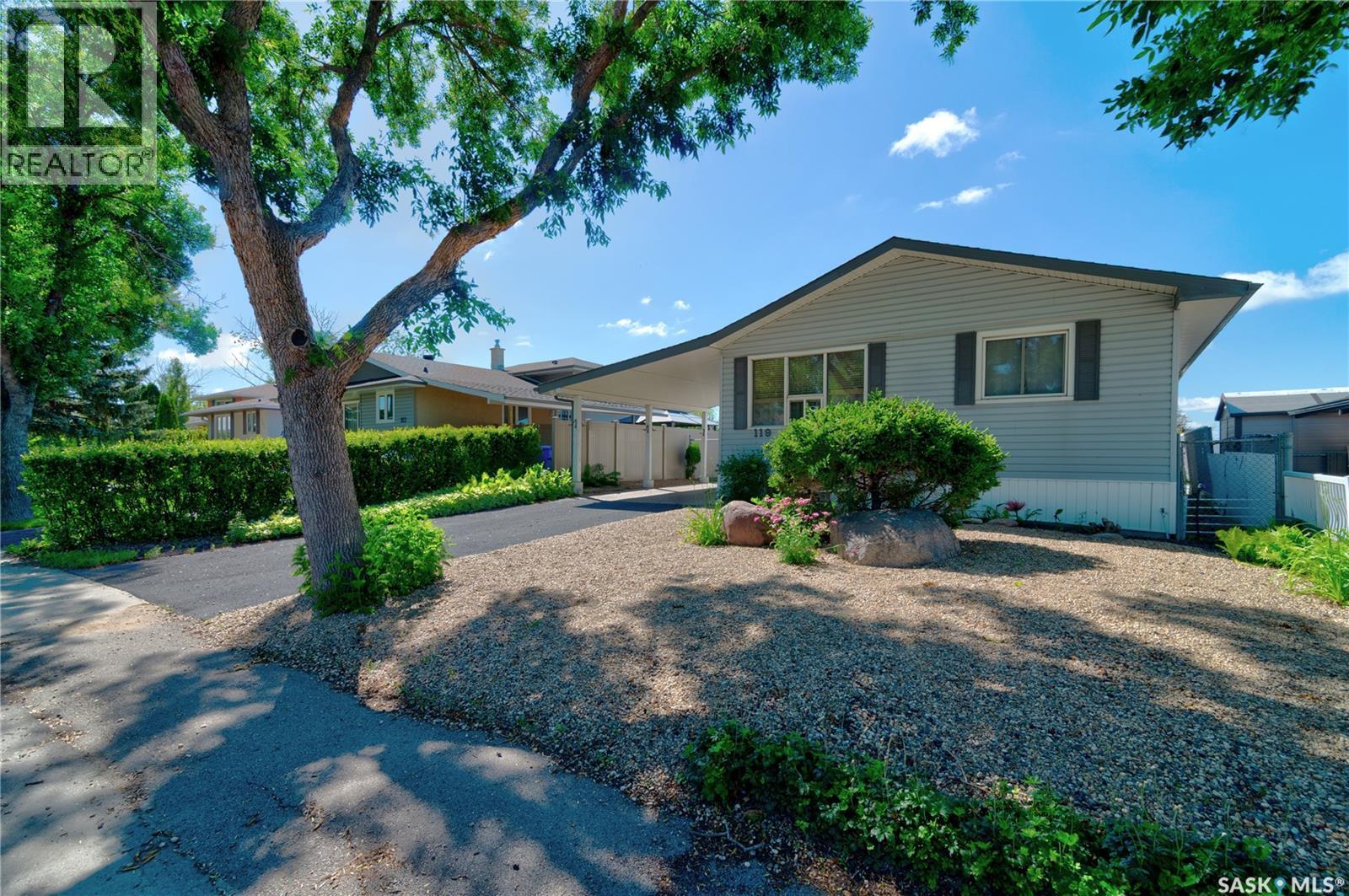 119 Bothwell Crescent, Regina, SK