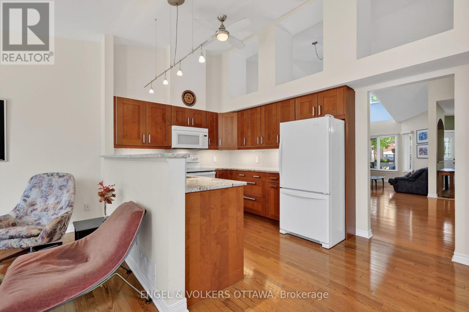 10 Waterthrush Crescent, Ottawa, ON