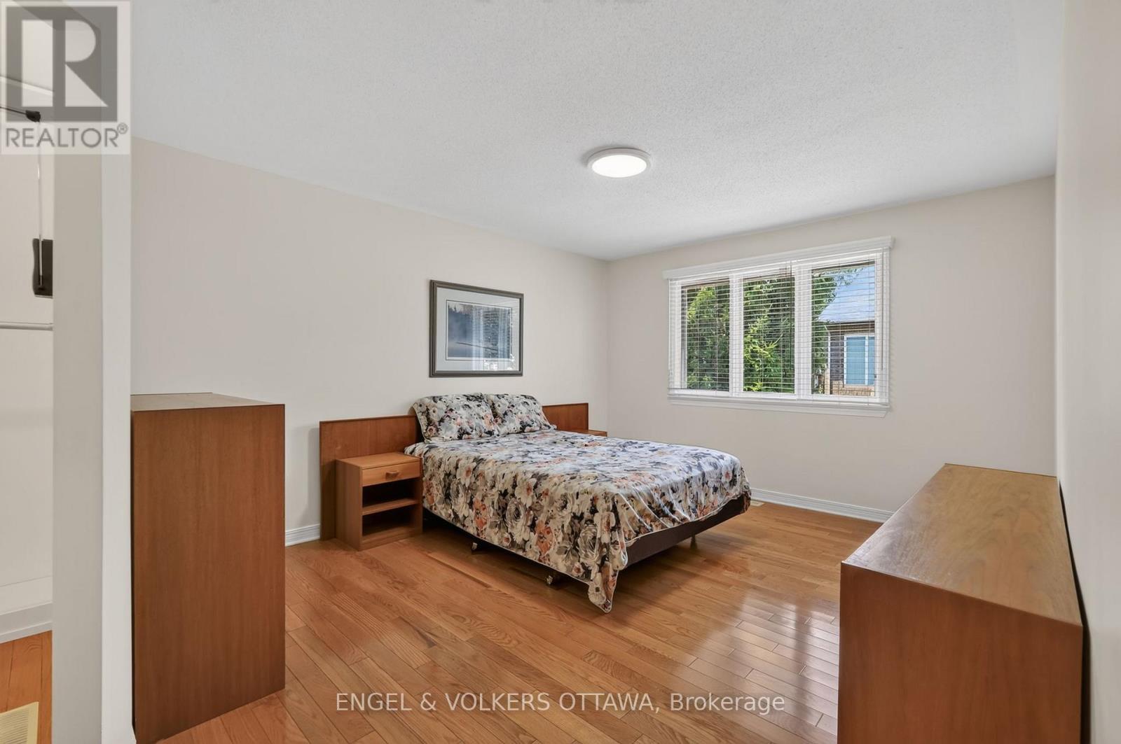 10 Waterthrush Crescent, Ottawa, ON