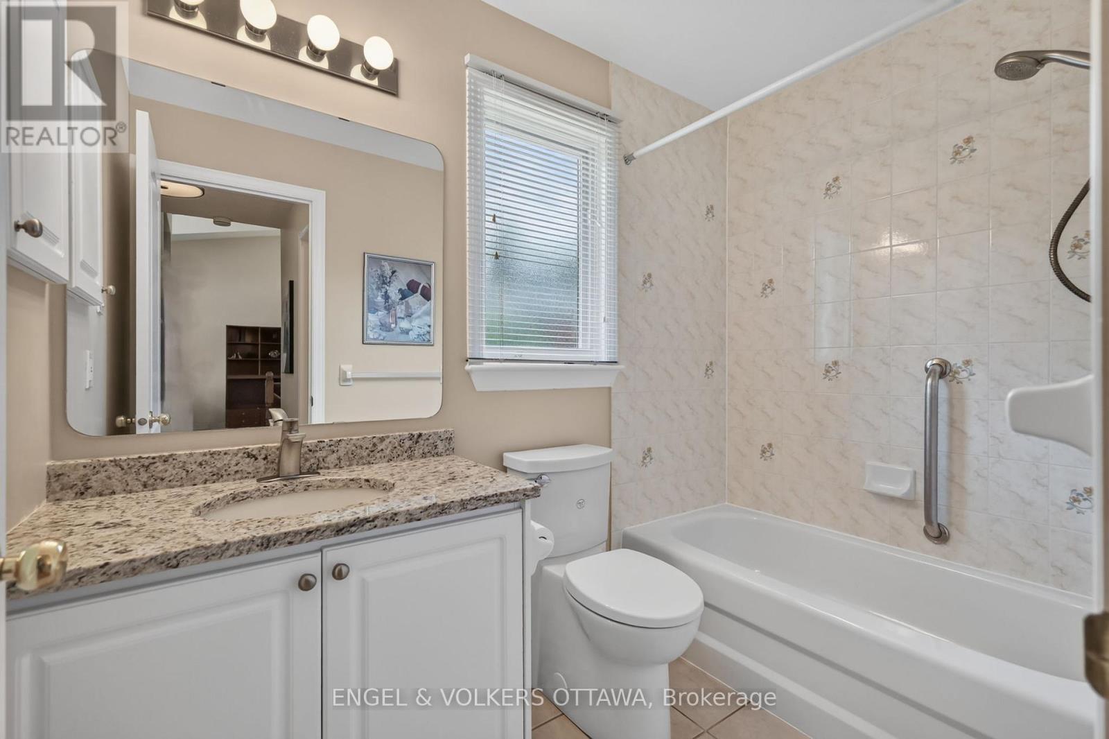 10 Waterthrush Crescent, Ottawa, ON