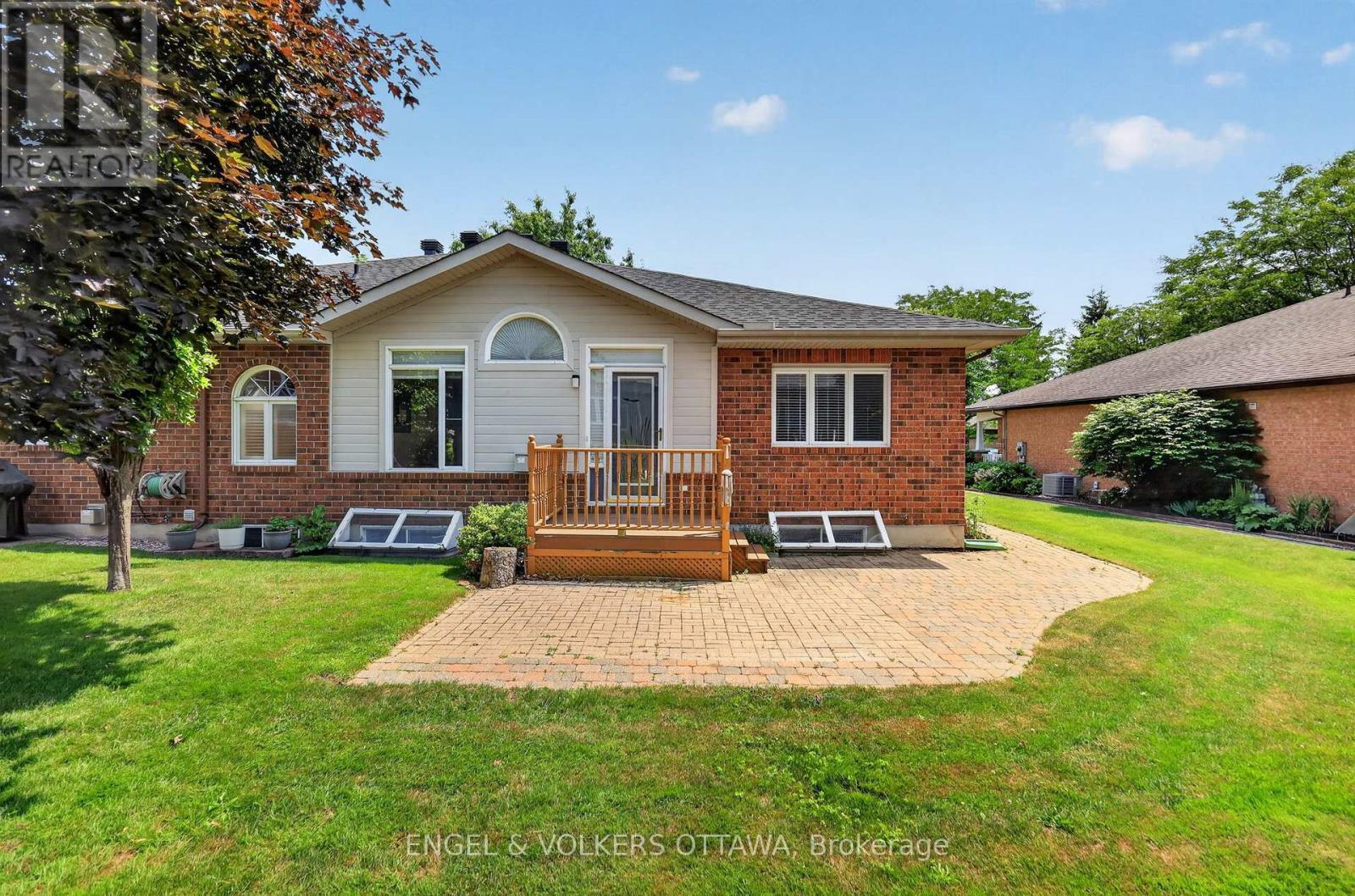 10 Waterthrush Crescent, Ottawa, ON