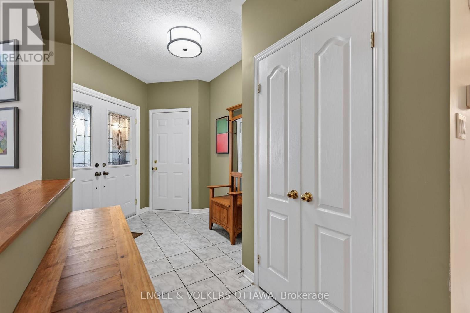 10 Waterthrush Crescent, Ottawa, ON