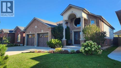 816 MANHATTAN DRIVE  Sarnia, ON N7S 0A4