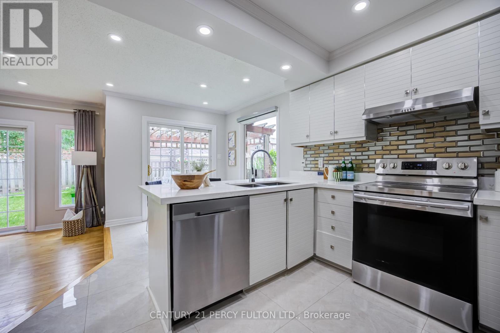 611 Chiron Crescent, Pickering, ON