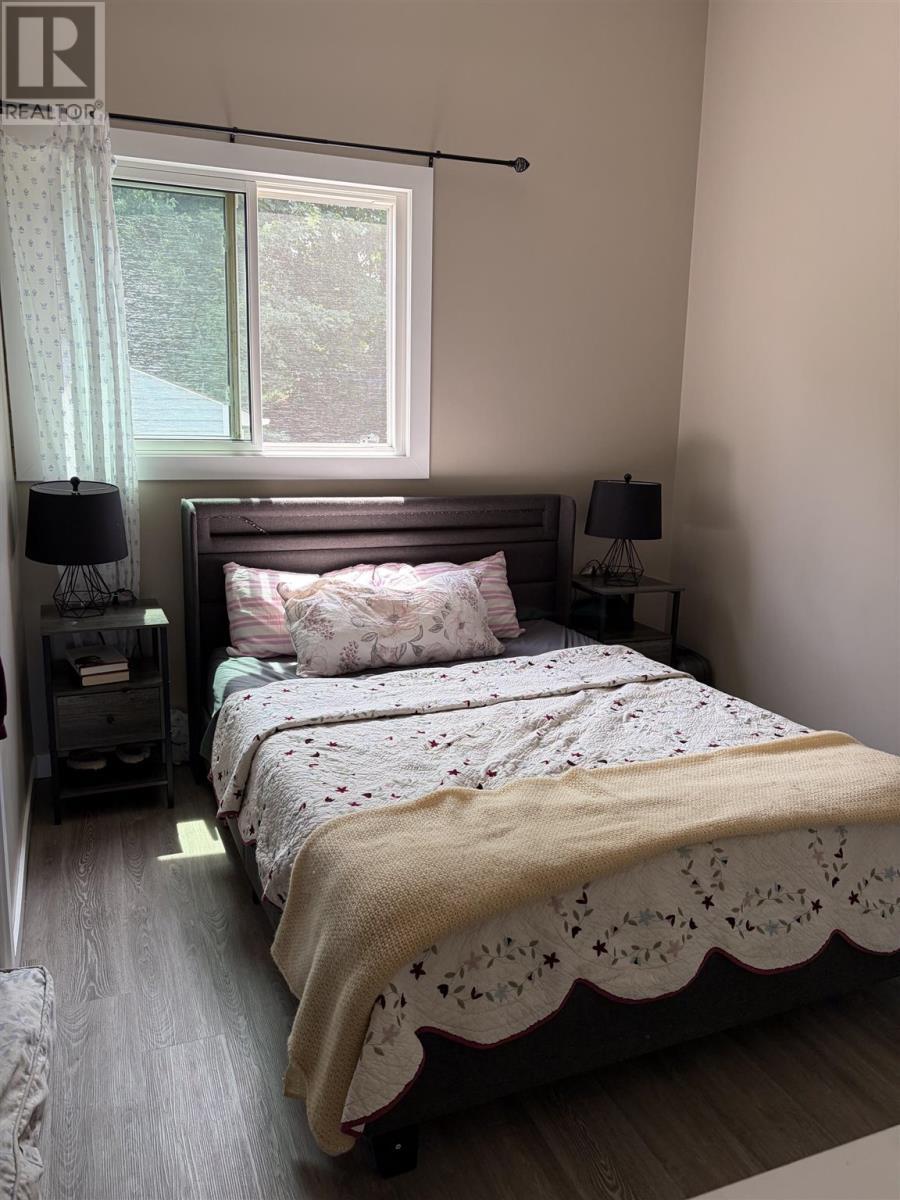 77 Hillside Dr S, Elliot Lake, ON - Indoor Photo Showing Bedroom