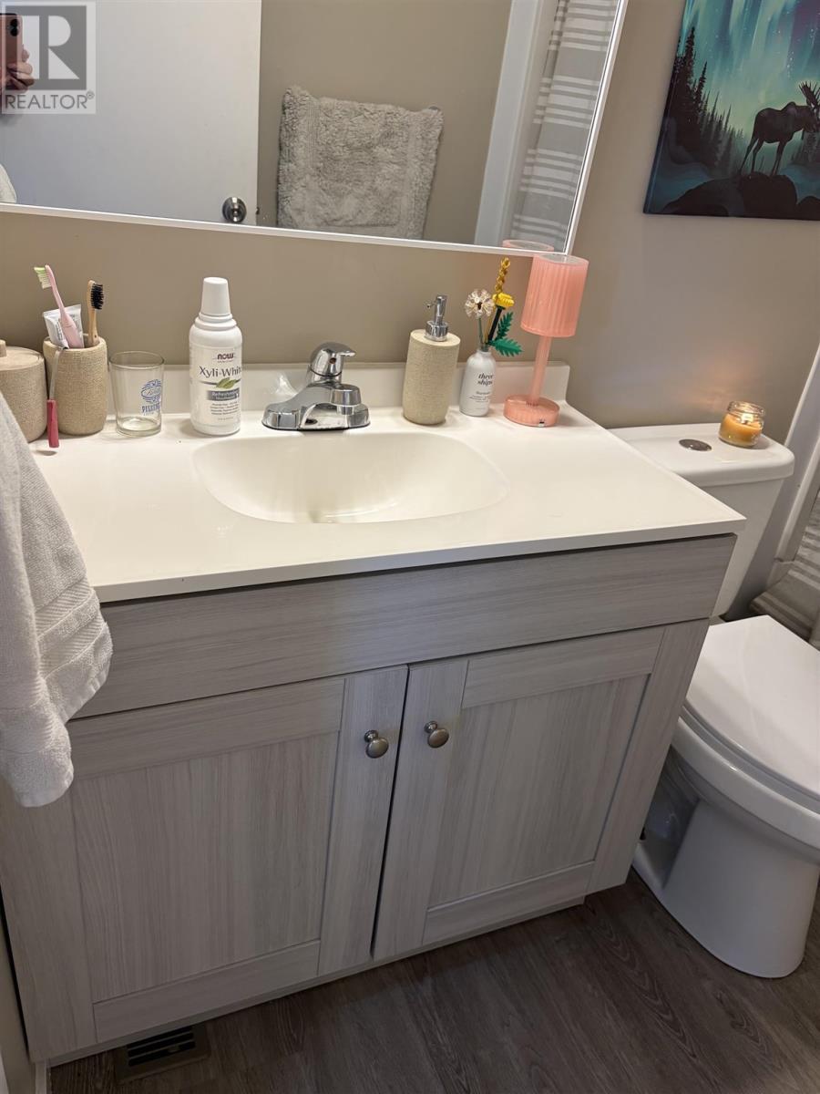 77 Hillside Dr S, Elliot Lake, ON - Indoor Photo Showing Bathroom