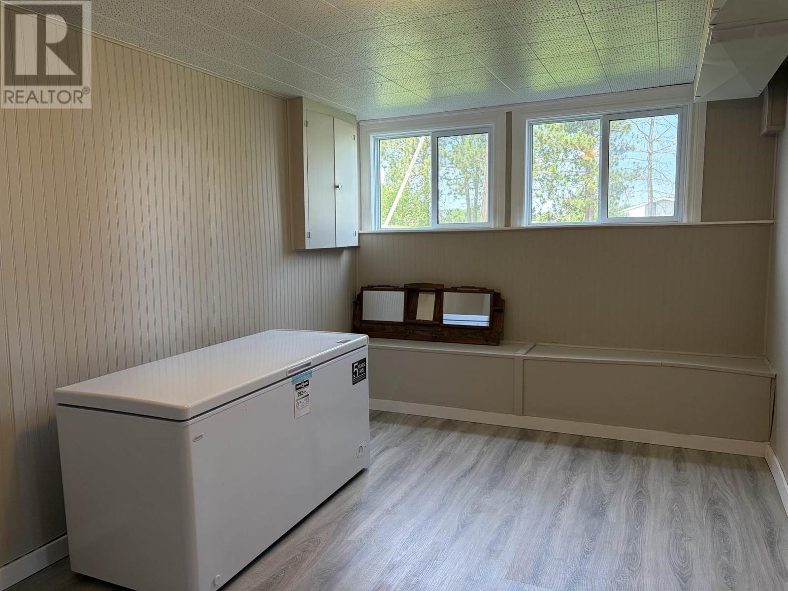 77 Hillside Dr S, Elliot Lake, ON - Indoor
