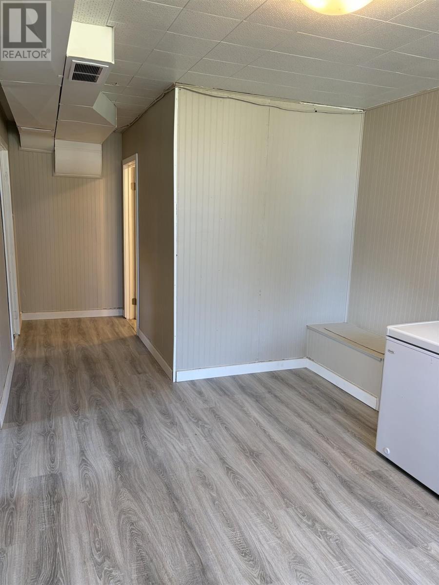 77 Hillside Dr S, Elliot Lake, ON - Indoor Photo Showing Other Room