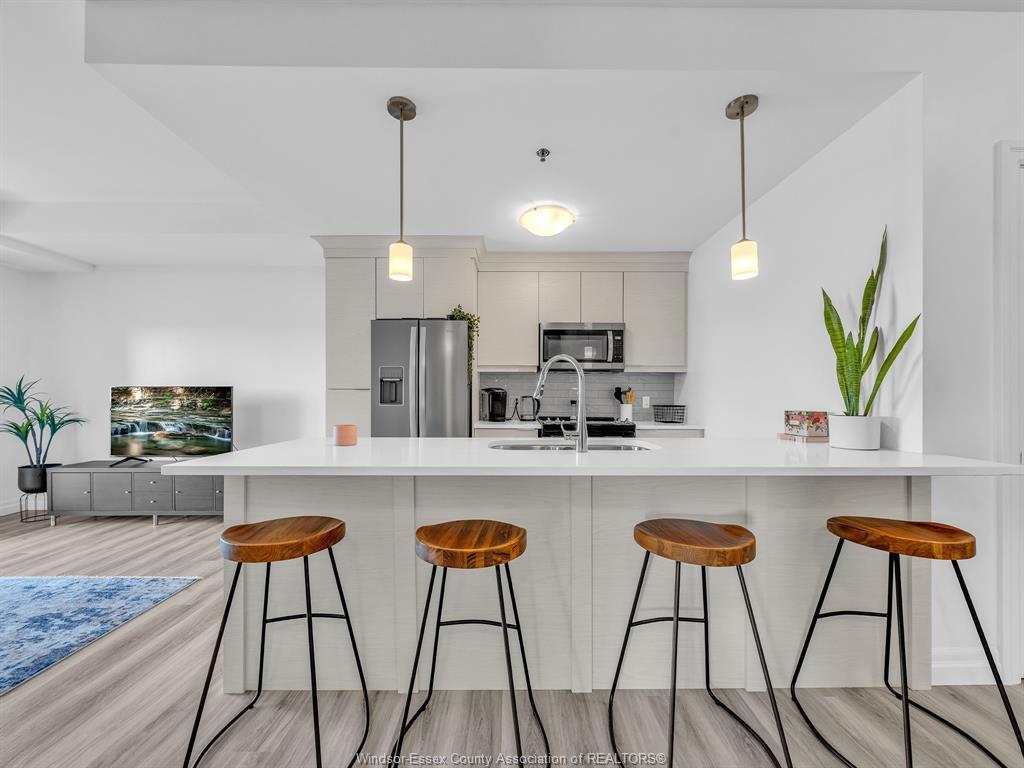 602-728 Brownstone Drive, Lakeshore, ON