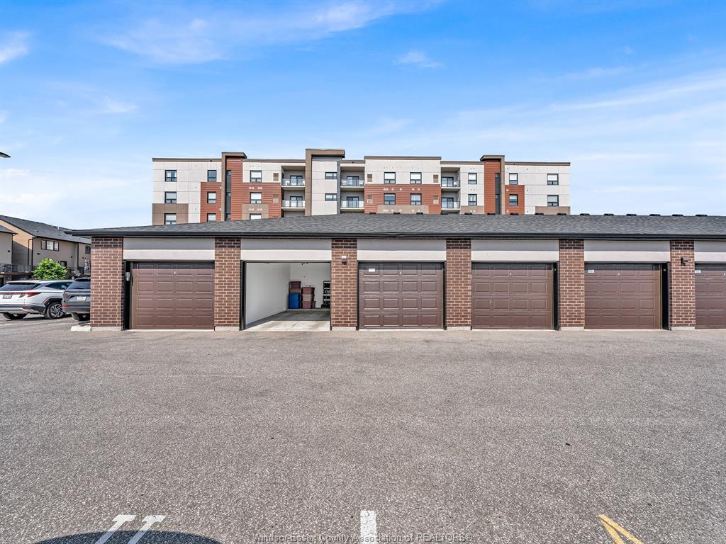 602-728 Brownstone Drive, Lakeshore, ON
