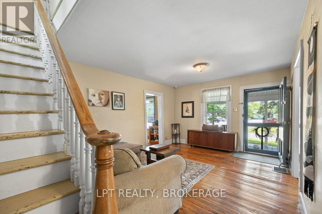 183 Second Street, Loyalist (Bath), ON