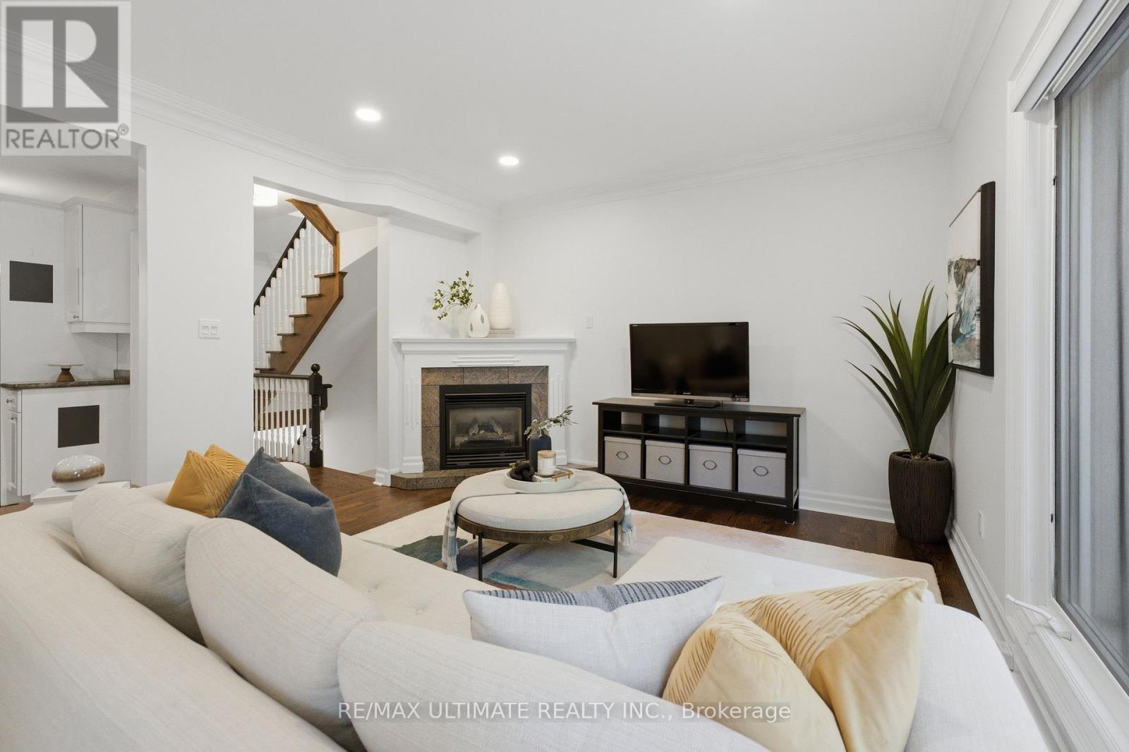 214 Sutherland Drive, Toronto, ON
