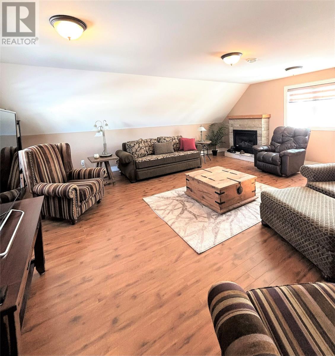 14 Atkinson Drive, Pasadena, NL