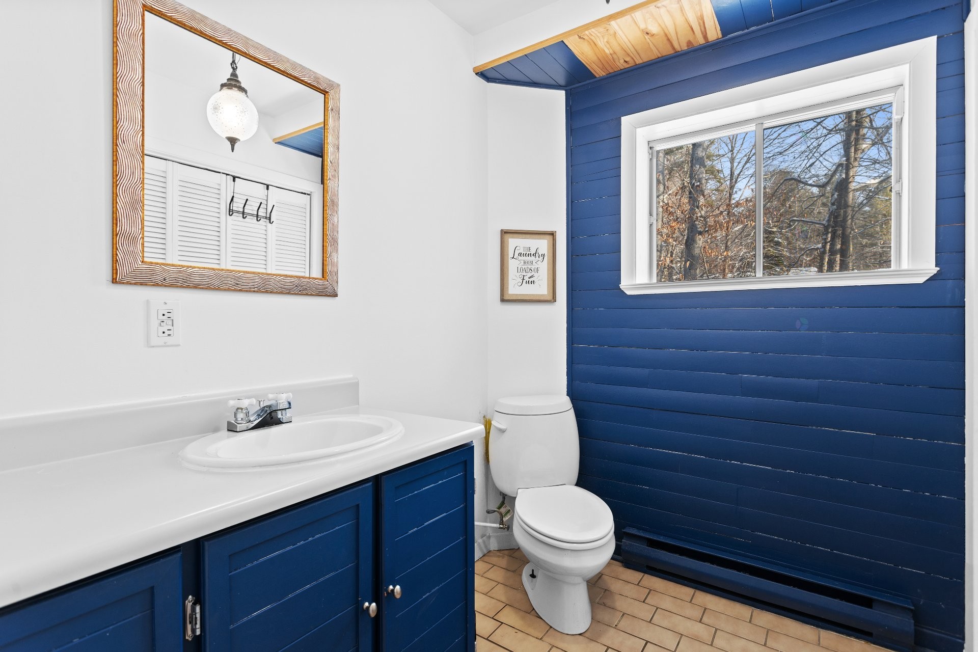 Powder room - 1480 Rue Vigneault, Prévost, QC - Indoor Photo Showing Bathroom