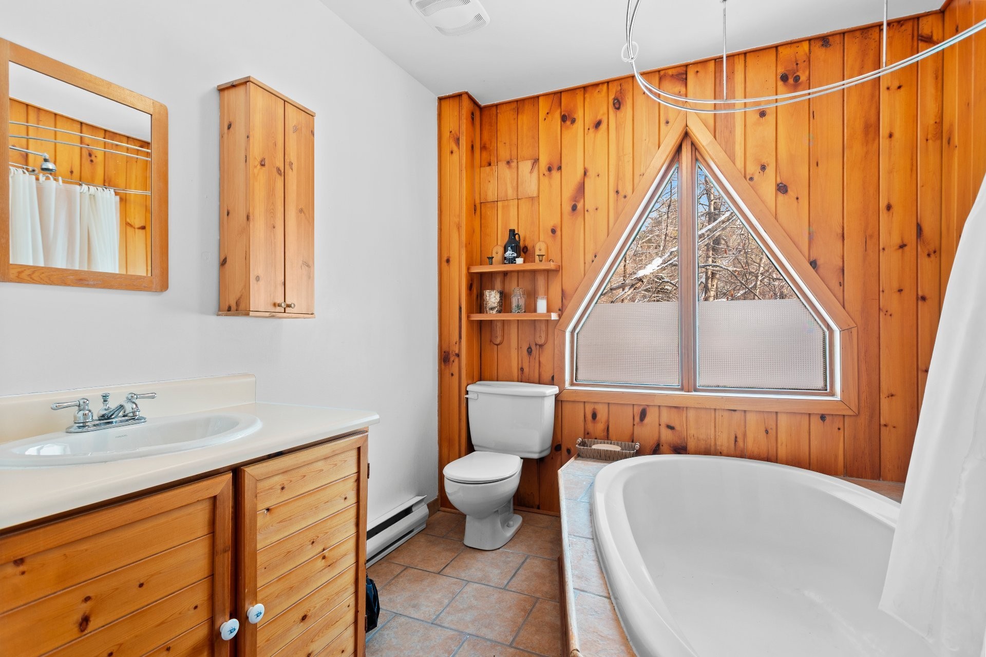 Bathroom - 1480 Rue Vigneault, Prévost, QC - Indoor Photo Showing Bathroom