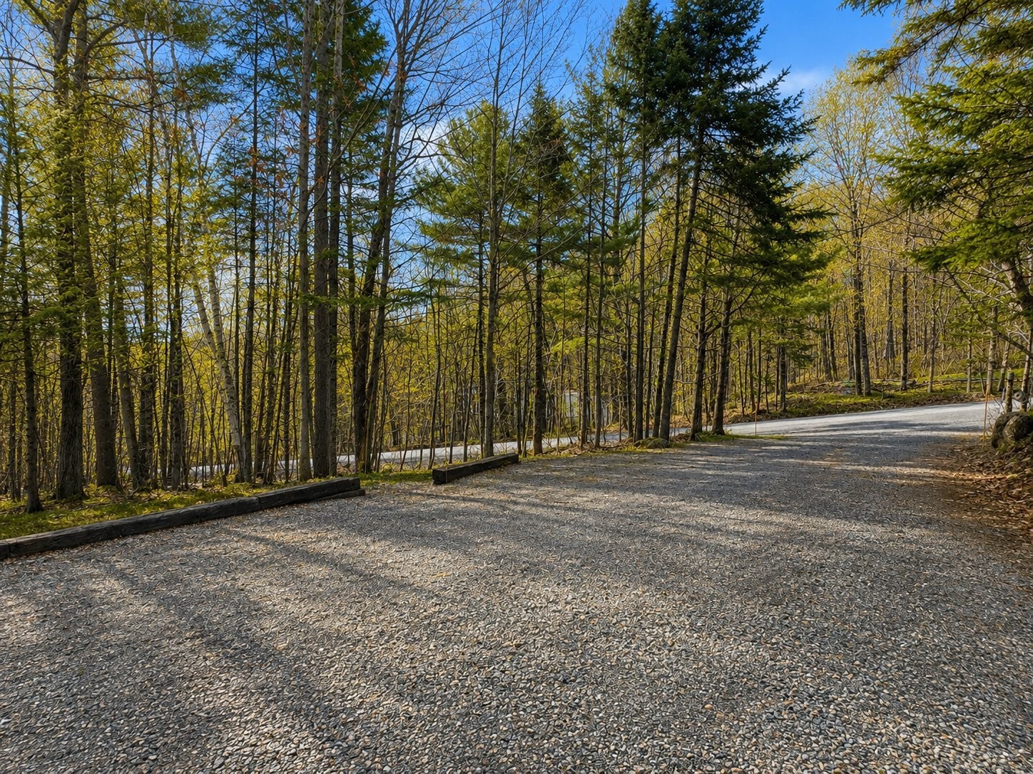 Parking - 1480 Rue Vigneault, Prévost, QC - Outdoor With View