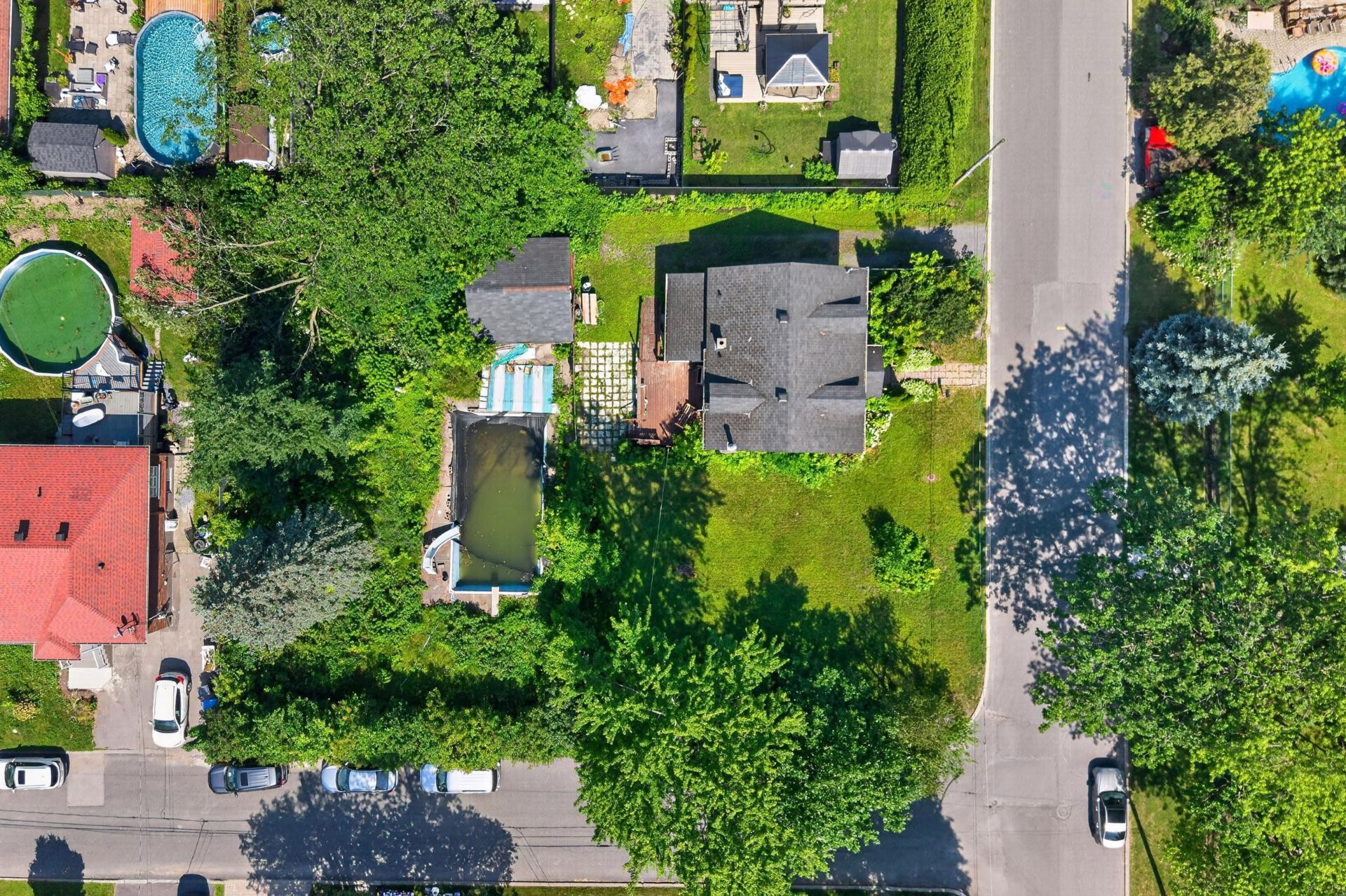 Aerial View - Av. Spriggs, Longueuil (Saint-Hubert), QC