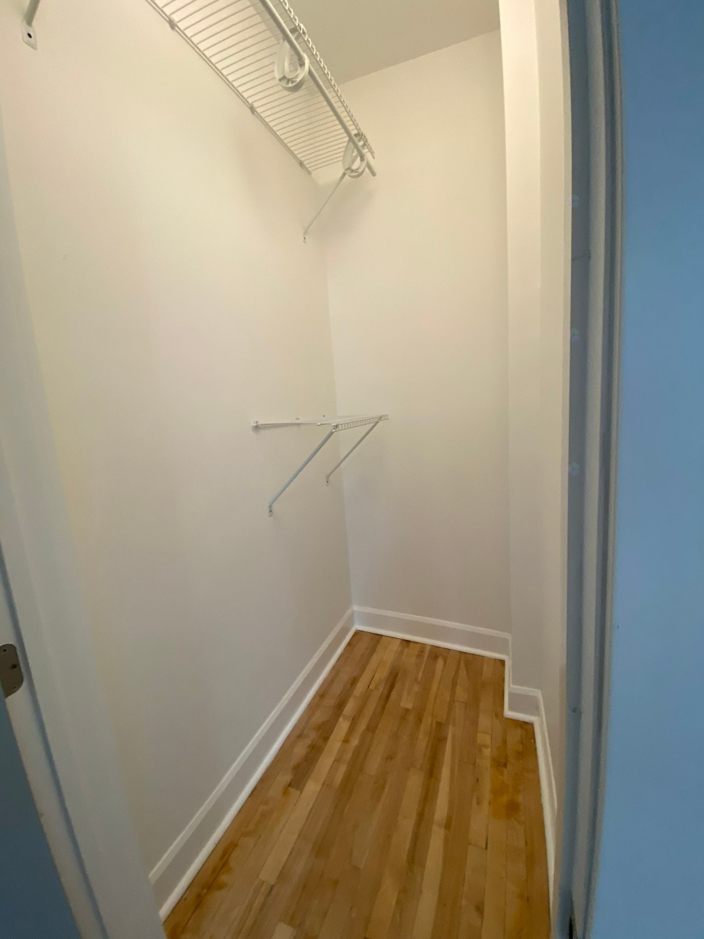 Closet - 6370 Av. Christophe-Colomb, Montréal (Rosemont/La Petite-Patrie), QC