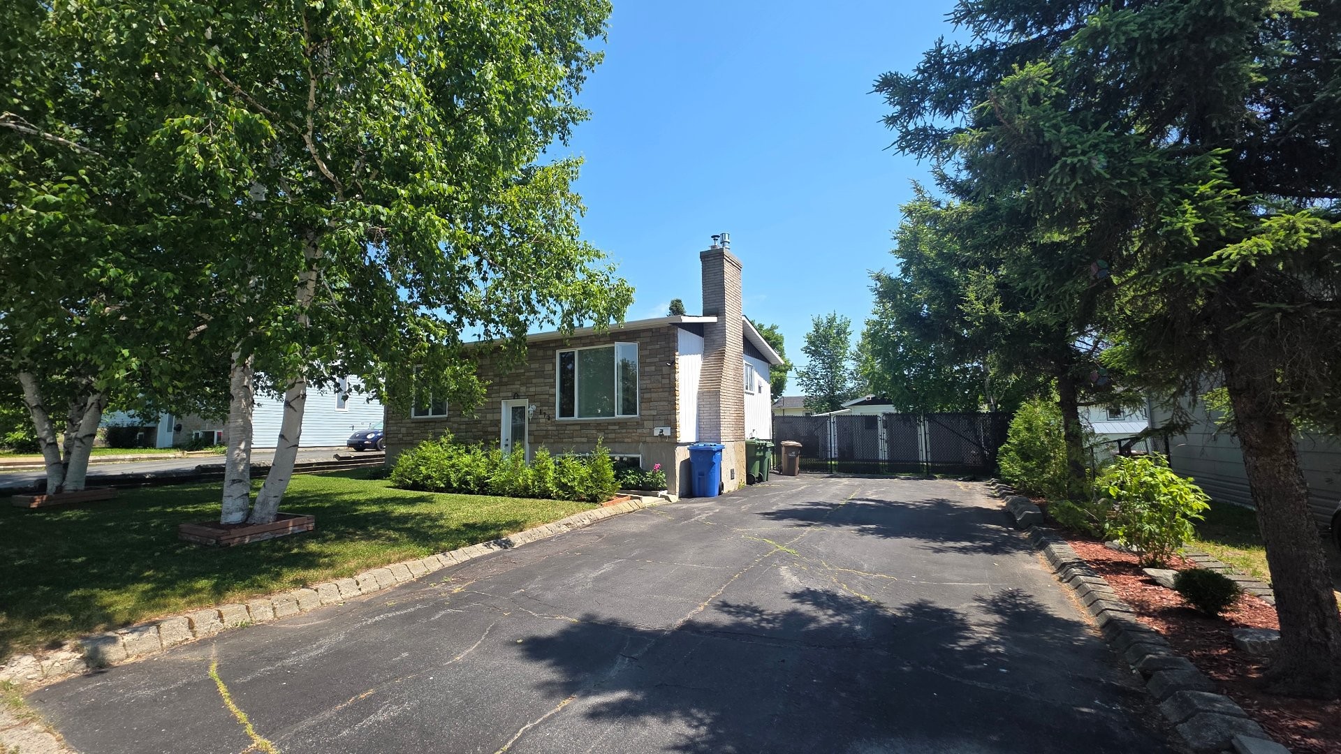 Front of Structure - 172 Rue Bolduc, Amos, QC