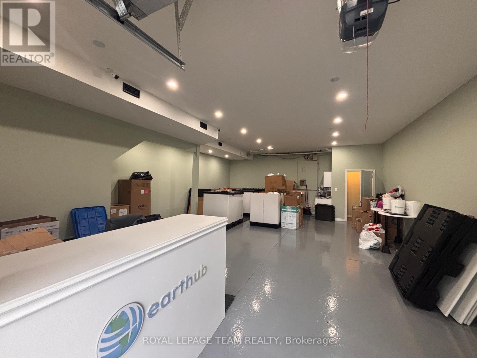 D6 - 2285 St Laurent Boulevard, Ottawa, ON